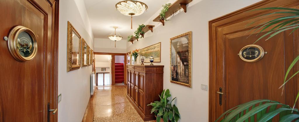 Bed and Breakfast Casa Rezzonico Венеция Экстерьер фото