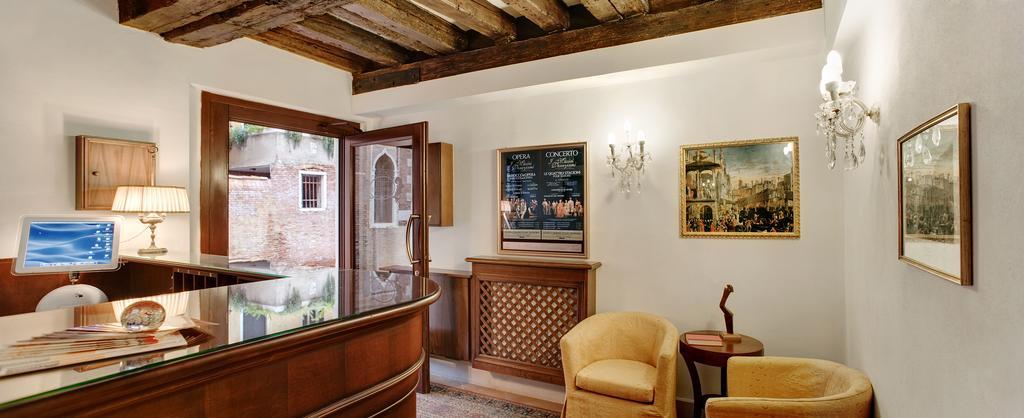Bed and Breakfast Casa Rezzonico Венеция Экстерьер фото