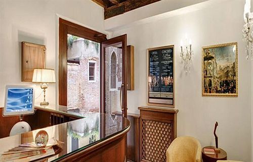 Bed and Breakfast Casa Rezzonico Венеция Экстерьер фото