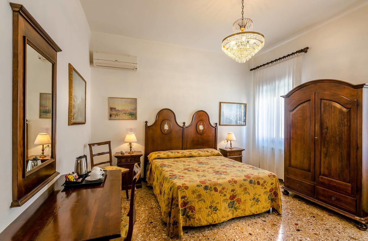Bed and Breakfast Casa Rezzonico Венеция Экстерьер фото