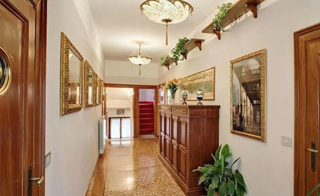 Bed and Breakfast Casa Rezzonico Венеция Экстерьер фото